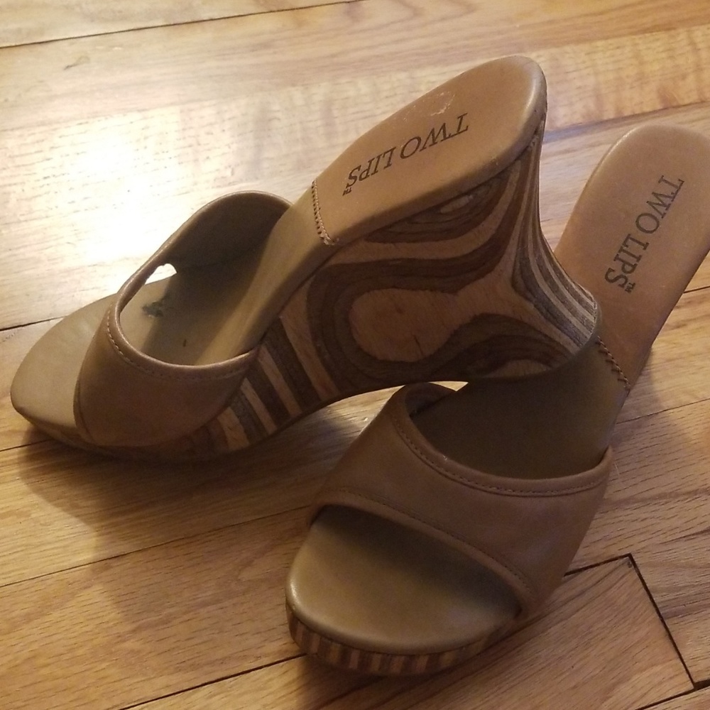 Two Lips wedge sandals